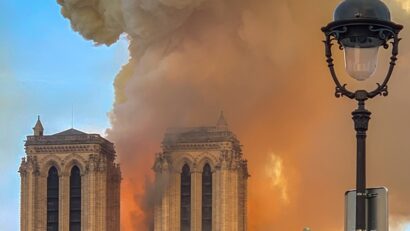 Incendiul de la Catedrala Notre Dame a fost stins