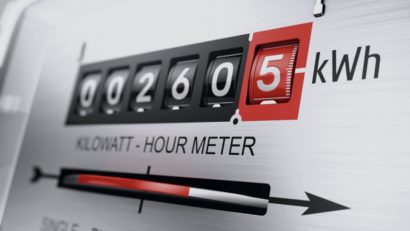Președintele Iohannis a promulgat legea de plafonare a prețului la energia electrică
