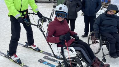 Incluziv: Cum a fost la schi adaptat pentru persoanele cu dizabilităţi [FOTO]