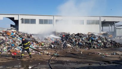SIGHET – Un incendiu a izbucnit la rampa de transfer a deșeurilor