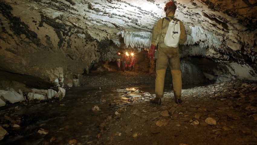 Peștera Comarnic se redeschide pentru turiști Peștera Comarnic se redeschide pentru turiști