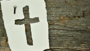 Calea Crucii – 200 de pelerini străbat drumul dintre Groșii Țibleșului și Botiza