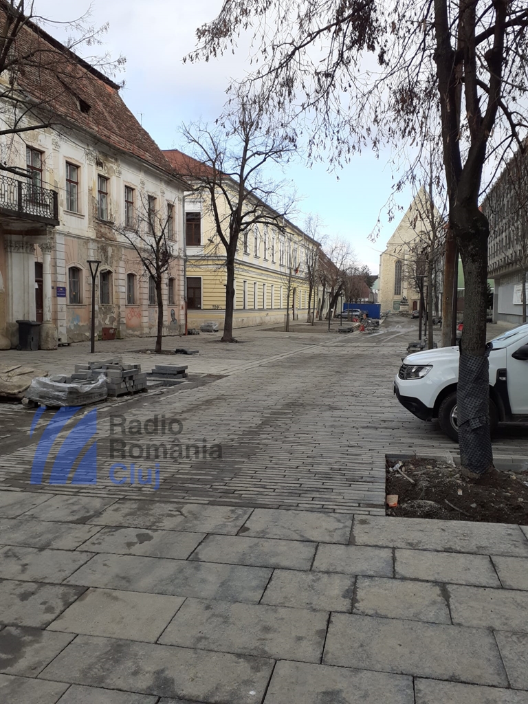 Praf și disconfort pe strada Kogălniceanu: Emil Boc solicită refacerea lucrărilor