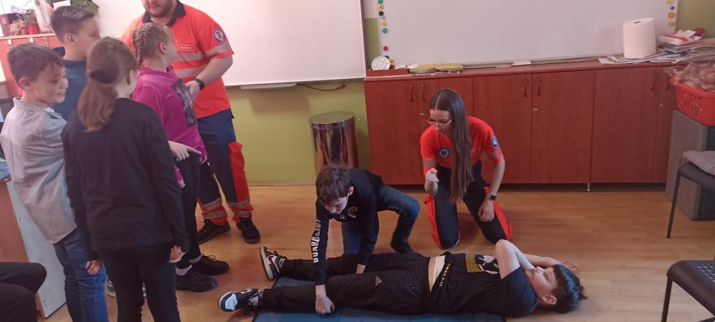 Manevre de resuscitare în Școala Altfel [FOTO]