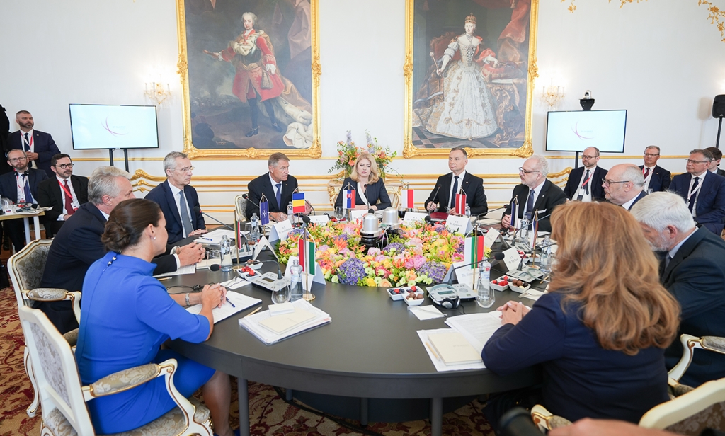Declarații de sprijinire ale Ucrainei, în contextul summit-ului NATO de la Bratislava