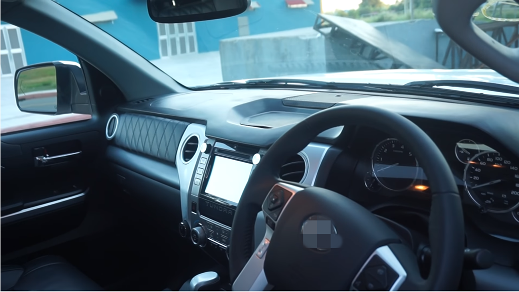 Mașinile cu volan pe dreapta, luate la control de polițiști