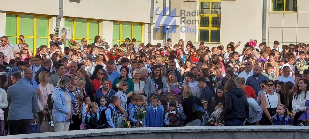2,9 milioane de elevi şi copii de grădiniţă încep noul an şcolar