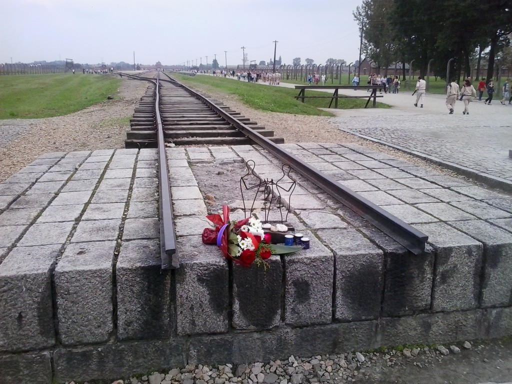 Să ne amintim de martirii noştri!