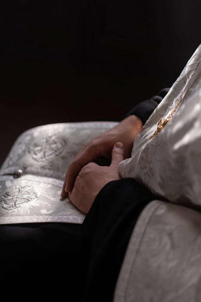 Preot arestat preventiv pentru agresiune sexuală asupra unui minor (UPDATE)