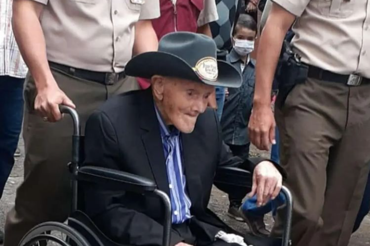 A murit cel mai bătrân bărbat din lume