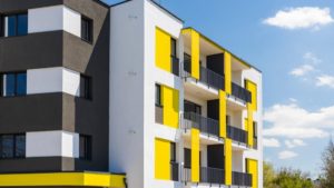 Emil Boc a semnat autorizaţia pentru un nou bloc de locuinţe sociale