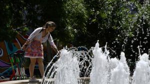 Cum ne protejăm de efectele caniculei: o soluție simplă pentru rehidratare