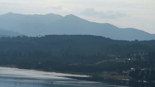 Tânăr căutat de pompieri pe lacul Colibiţa