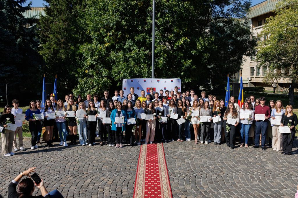 Recompense Elevi Elevi premiați pentru notele de 10 obținute la Evaluare și Bacalaureat ...