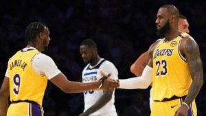 LeBron James rămâne la Lakers încă un sezon