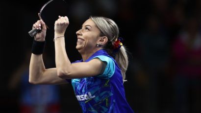 Bernadette Szocs joacă pentru calificarea în optimile Cupei Mondiale