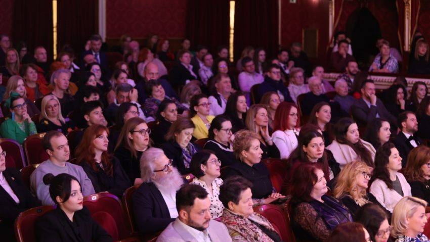 ”Cei care schimbă lumea” premiați la Gala Comunității Bihorene