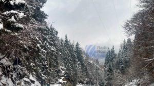 Primul episod de iarnă aduce temperaturi scăzute și ninsori la munte