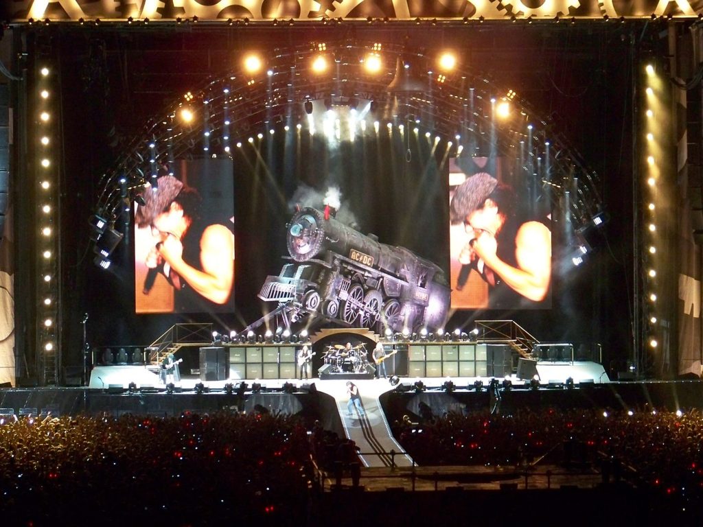 Trupa AC/DC anunță noi date ale turneului său în Europa - Radio Romania ...