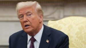 Trump cere evacuarea Teheranului și mobilizează forțe în Orientul Mijlociu