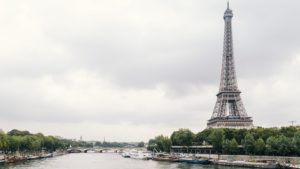 Motivul pentru care Turnul Eiffel este indestructibil la forţa vântului