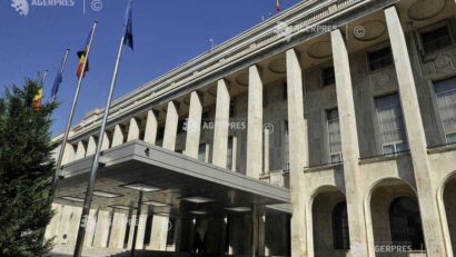 Tinerii se pot înscrie în programul de internship al Guvernului României