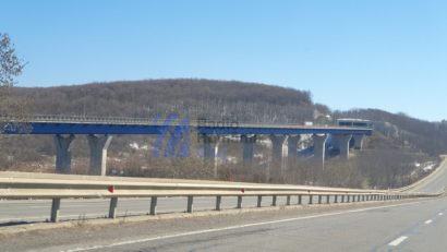 A început asfaltarea viaductelor de pe lotul Nădășelu – Zimbor al Autostrăzii Transilvania