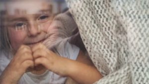 Guvernul a adoptat măsuri pentru prevenirea separării copiilor de familie