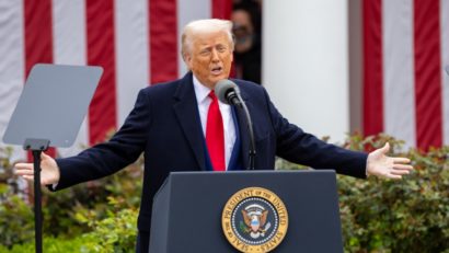Președintele Donald Trump impune noi taxe vamale