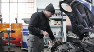 Consiliul Concurenței a sancționat 25 de service-uri auto și două societăți de asigurări