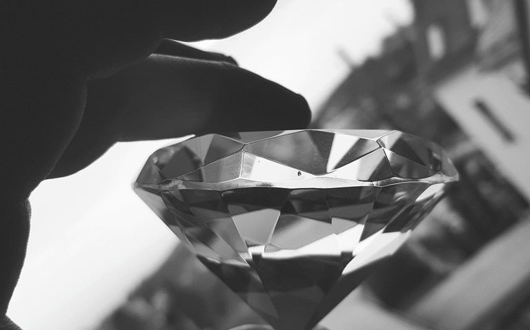 Cel mai mare diamant din Rusia, New Sun, scos la licitație Cel mai mare diamant din Rusia, New Sun, scos la licitație