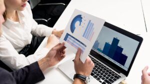 Oamenii de afaceri cer predictibilitate și reducerea cheltuielilor statului