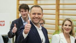 Karol Nawrocki a câştigat alegerile prezidenţiale din Polonia