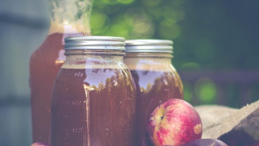 Oțetul de mere – elixir natural pentru sănătate, frumusețe și casă Oțetul de mere – elixir natural pentru sănătate, frumusețe și casă