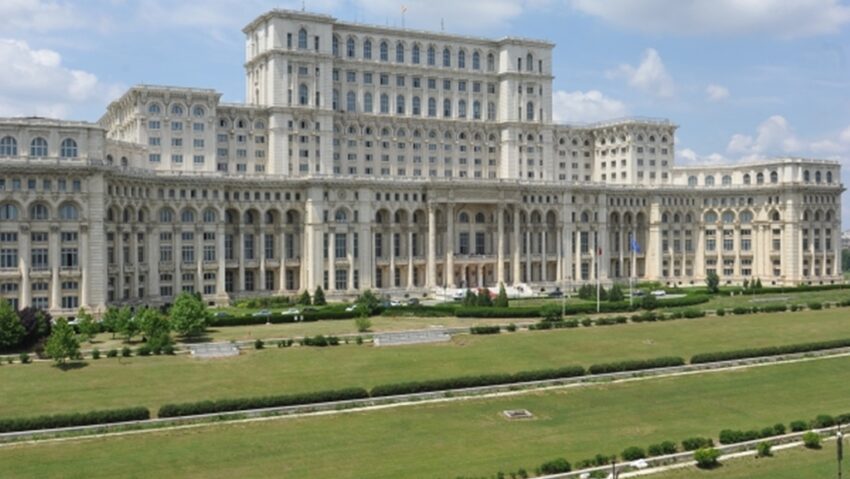 Au fost aleși noii președinți ai Camerei Deputaților și ai Senatului Au fost aleși noii președinți ai Camerei Deputaților și ai Senatului
