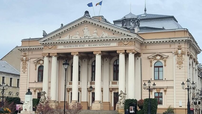 Tururi ghidate la Teatrul „Regina Maria” din Oradea Tururi ghidate la Teatrul „Regina Maria” din Oradea