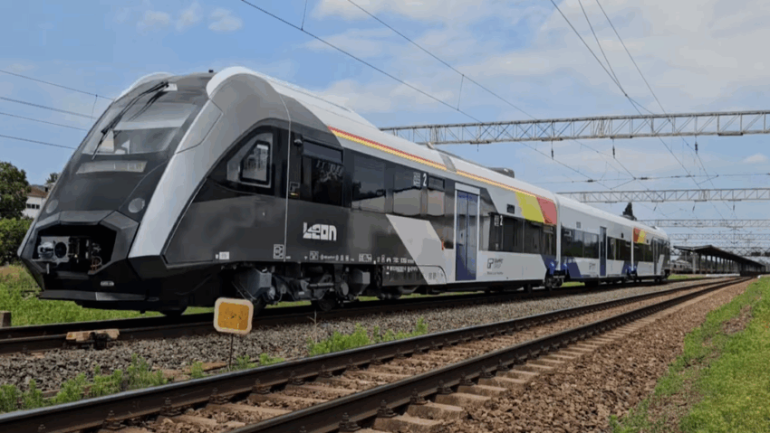 Primul tren produs integral în România după mai bine de opt decenii Primul tren produs integral în România după mai bine de opt decenii