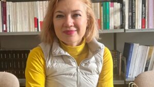 Traducătoarea Carmen Andrei: Traducerea e un copil de hârtie