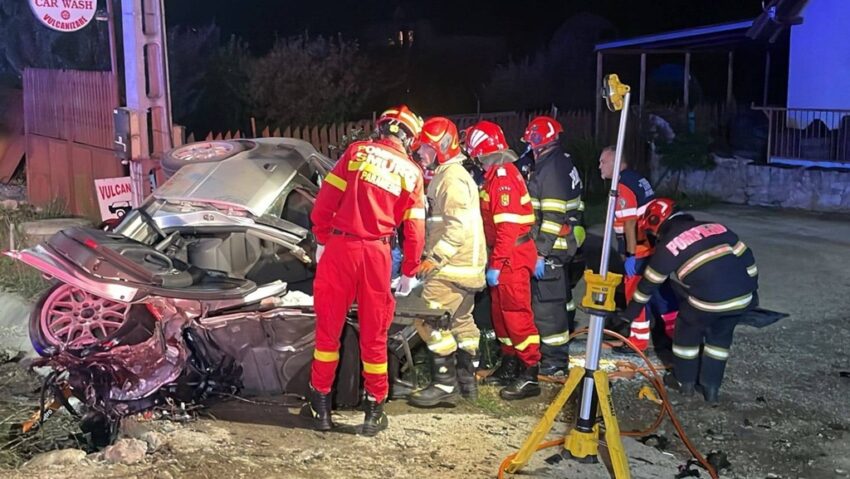 Tragedie la Hidișelu de Jos. Un tânăr de 22 de ani a murit și o femeie a fost grav rănită Tragedie la Hidișelu de Jos. Un tânăr de 22 de ani a murit și o femeie a fost grav rănită