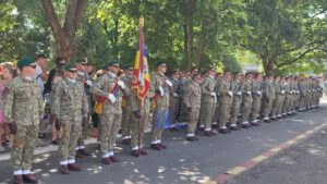 Stagiul militar voluntar de patru luni, pe agenda Parlamentului