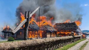 Imagini apocaliptice – Casa muzeu din Cizer a fost distrusă într-un incendiu!