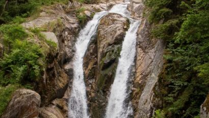 Acces modernizat la Cascada Lolaia