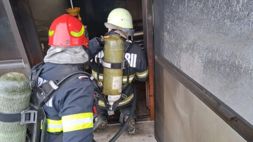 Bărbat carbonizat într-un incendiu