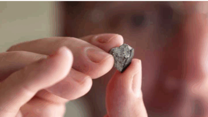 Un meteorit mai bătrân decât Pământul a căzut pe o casă