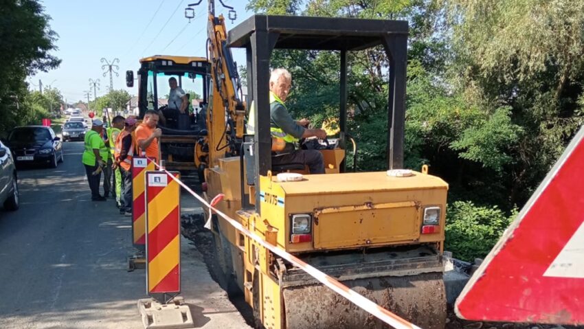 Peste 100 km de drumuri, în modernizare