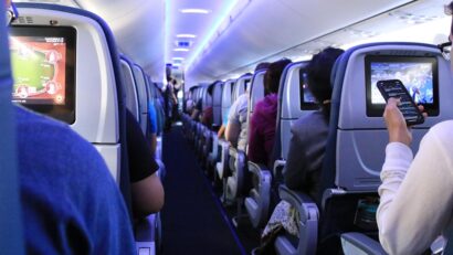 Românii, campioni la aplauze în avion