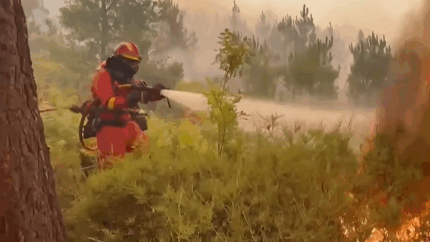 Pompieri români, în lupta cu incendiile devastatoare din Spania