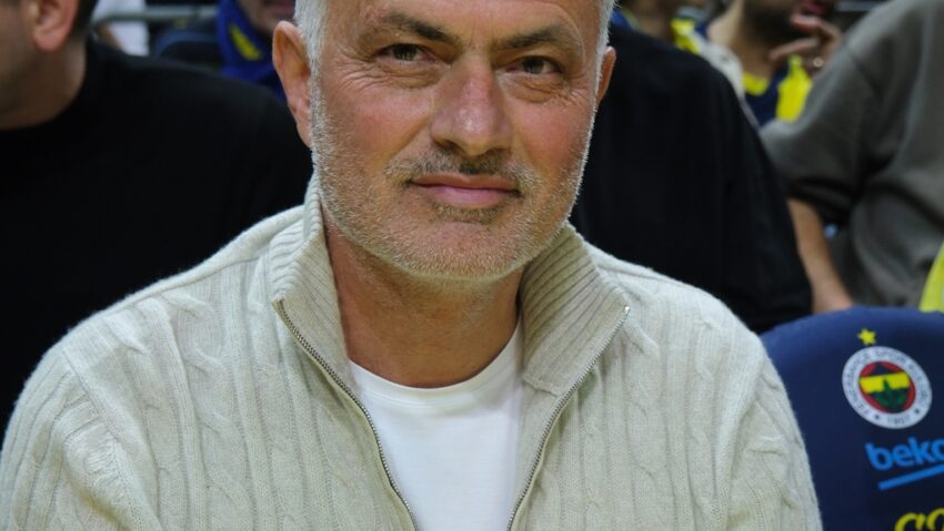 Jose Mourinho revine la Benfica după 24 de ani