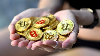 O femeie găsită vinovată pentru fraudă de 6,7 miliarde dolari în bitcoin