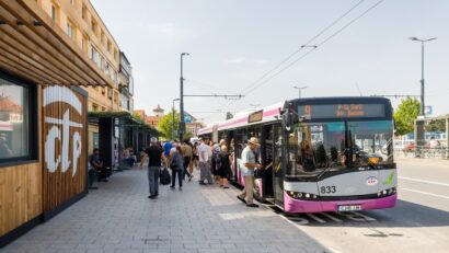 Elevii își pot încărca abonamentele pentru transport